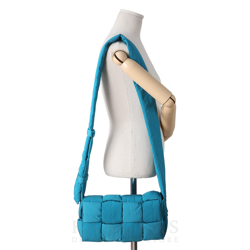 BOTTEGA VENETA(USED)보테가베네타 패딩 카세트 백